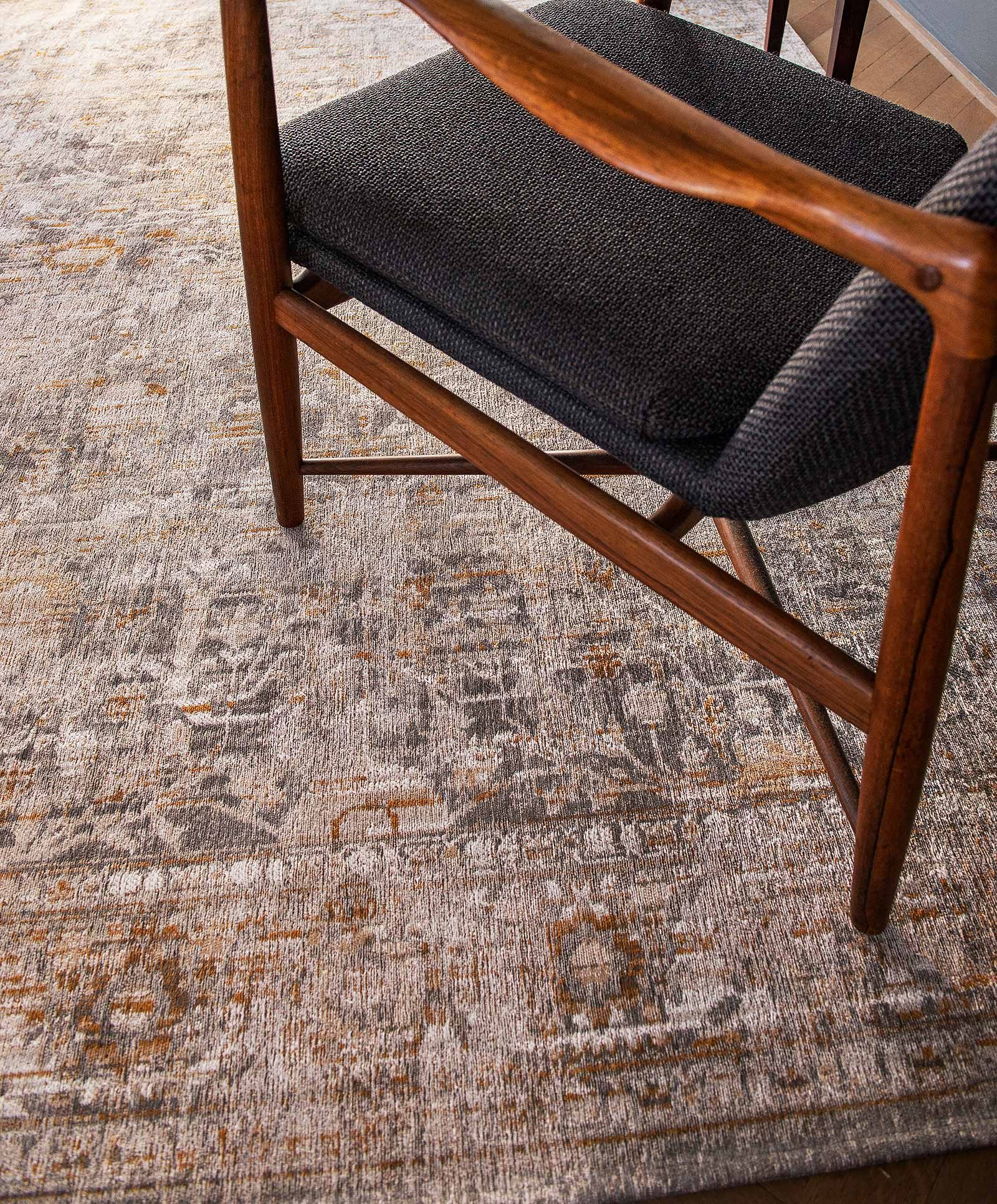 vloerkleed Louis De Poortere LX 8884 Antiquarian Ushak Suleiman Grey interior 2
